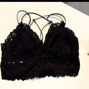 SOLD🚫 PINK Victoria's Secret Black Lace Strappy Bralette